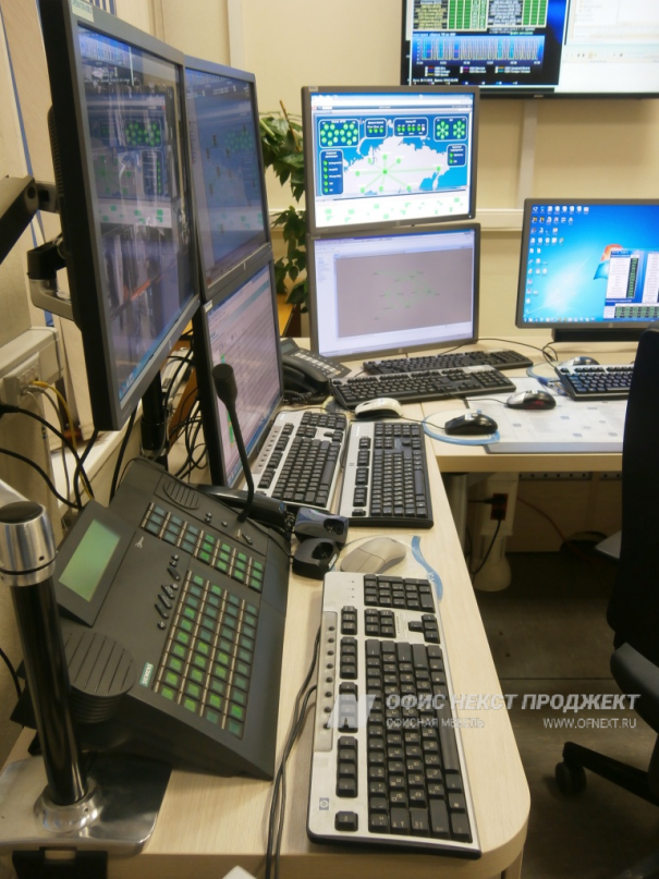 Система размещения мониторов диспетчеров дежурной службы мониторинга инфраструктуры СО ЕЭС
